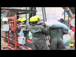 Kenyans protesting over jobs end highway blockade from Mombasa port