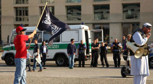 _ألمانيا تحظر اجتماع معاد للاسلاميين بعد اشتباكات كولونيا