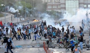 ارتفاع حصيلة قتلى اشتباكات تركيا إلى 16 شخصاً