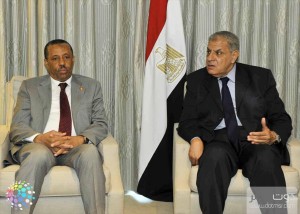 رئيس الحكومة المصرية ,بستفبل رئيس الحكومة الليبيةعبد الله الثني
