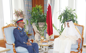  استقبل الشيخ تميم بن حمد آل ثاني  في مكتبه بالديوان الأميري،  الفريق أول ركن عبد الرحيم محمد حسين وزير دفاع  السودان