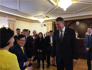 Mr. Lee and Ms. Kim meet the president-elect of Romania