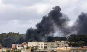 أمن طرابلس تشكيل فريق للتحقيق في الانفجار بمحيط السفارتين المصرية والإماراتية