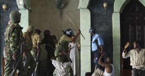 خلال مداهمة مسجدين