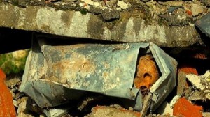 عظام وجماجم بشوارع إيطاليا