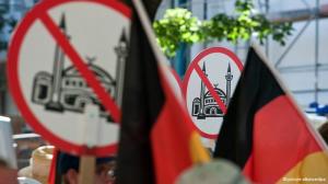 ارهابيون المان يتظاهرون ضد الاسلام فى المانيا