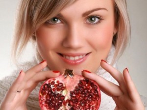 الرمان لجمال ونضارة البشرة1