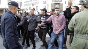 الشرطة المغربية تفرق مظاهرة في الرباط ضد تشديد القانون الجنائي