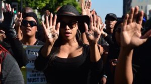 تظاهرة ضد عنف الشرطة في هوليوود