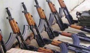 حبس-3-أشخاص-بحوزتهم-9-بنادق-آلية-بالمنيا-.20561