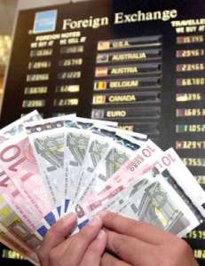 مسؤولو منطقة اليورو يدرسون تمديد البرنامج اليوناني 6 أشهر