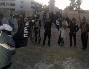 مقاتلون من تنظيم الدولة الاسلامية في العراق وبلاد الشام والموصل العراقية