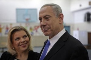 رئيس الوزراء الاسرائيلي بنيامين نتنياهو وزوجته في القدس