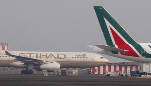 طائرة تابعة لشركة الاتحاد الإماراتية 