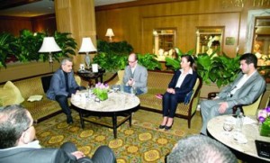 Prince Alwaleed meets Twitter’s CEO in Seattle