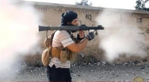 صورة أعيد نشرها قيل أنها للسبعاوي يقاتل في صفوف التنظيم