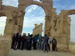 مظاهرة مناهضة للرئيس السوري بشار الأسد في مدينة تدمر