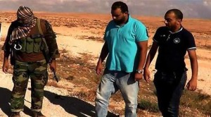 سفيان الشورابي يمين الصورة ونذير الكتاري