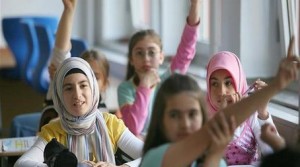 منع طلاب المسلمين من الصيام خلال الدراسة