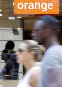 أورانج الفرنسية تزيد حصتها في ميديتل المغربية إلى 49%