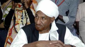 رئيس وزراء السودان الأسبق رئيس حزب الأمة المعارض الصادق المهدي 