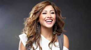 الفنانة دينا الشربيني